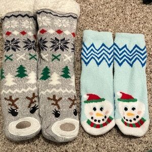 Lot of 2 Pairs Cozy Winter Socks – Snowman & Reindeer – Fuzzy / Slipper Style